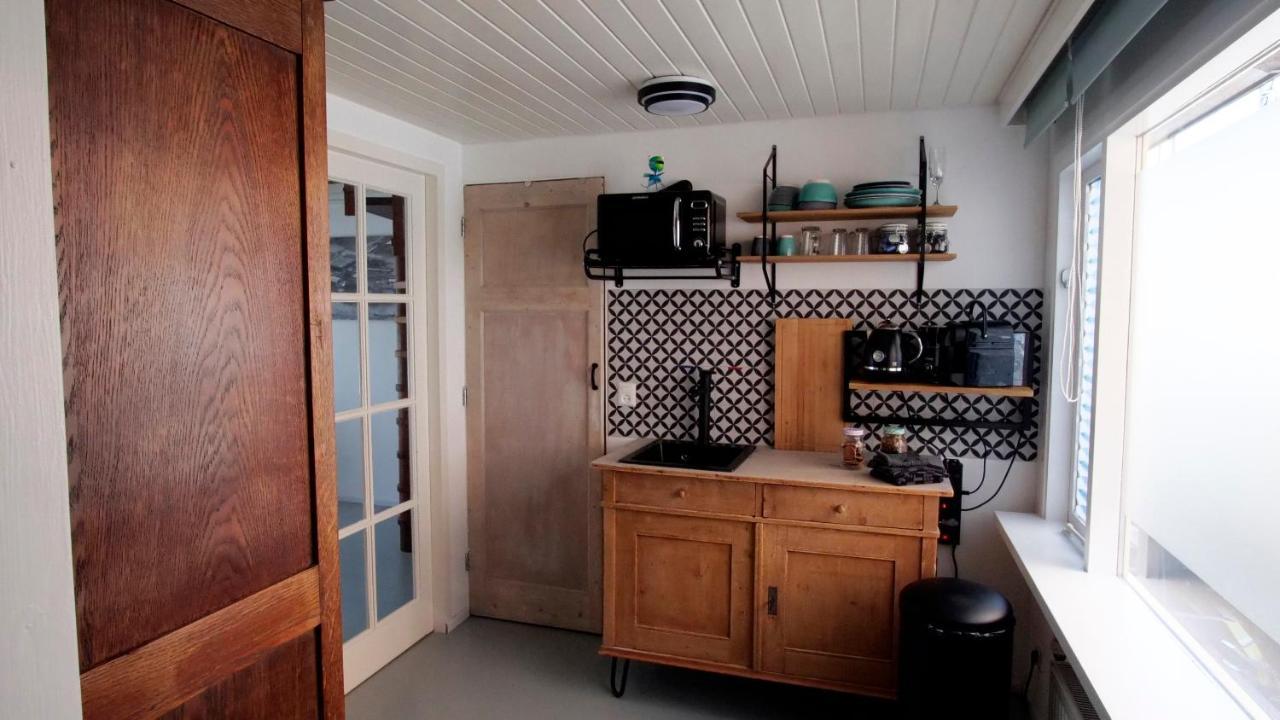 Houseboat Apartment With Water Terrace, Free Parking, Free Bikes & Fast Wifi Amsterdam Exterior foto