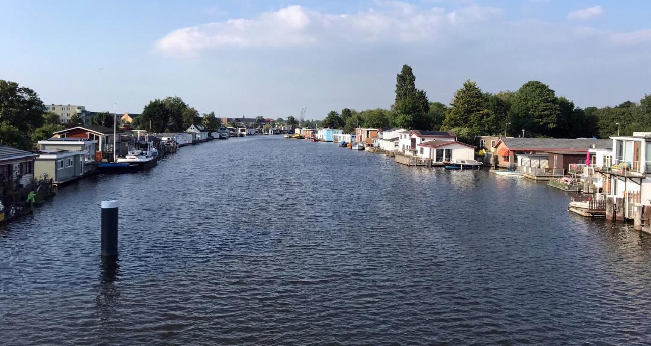 Houseboat Apartment With Water Terrace, Free Parking, Free Bikes & Fast Wifi Amsterdam Exterior foto